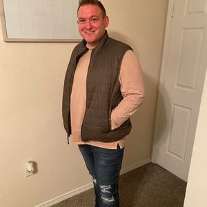 Meet your Posher, Adam